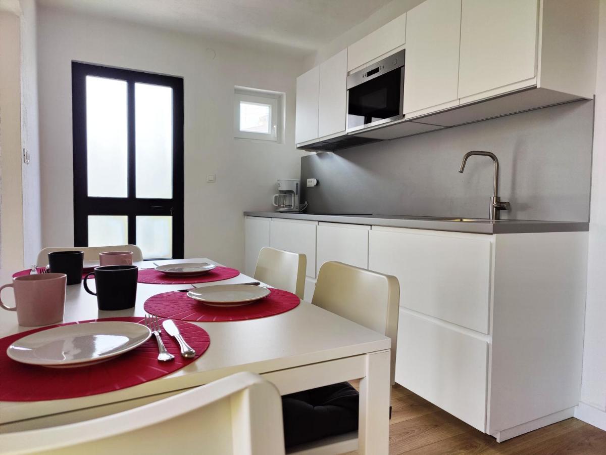 Apartment Lipa Ровинь Экстерьер фото